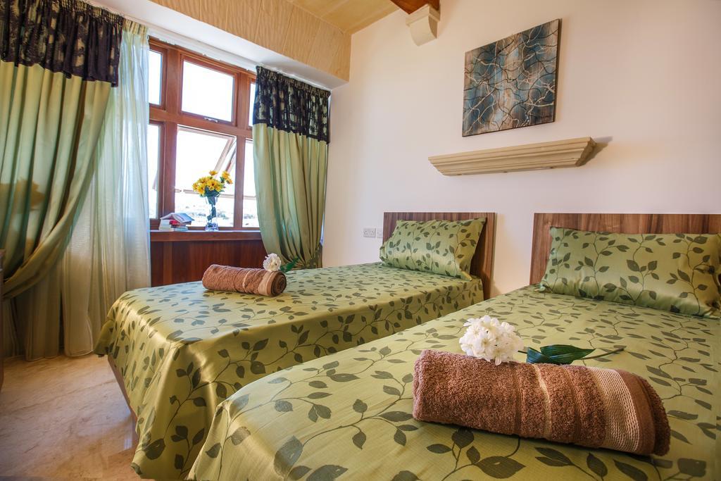 Carini Farmhouses Gharb  Bagian luar foto