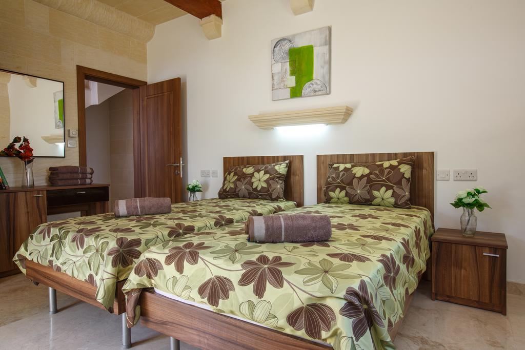 Carini Farmhouses Gharb  Bagian luar foto
