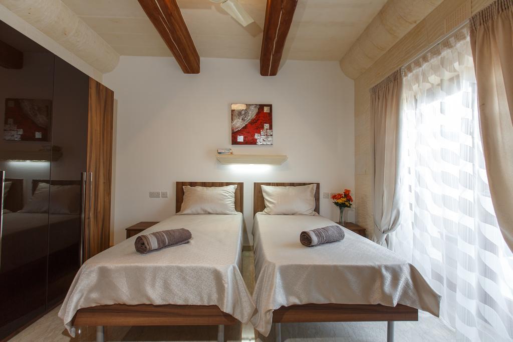 Carini Farmhouses Gharb  Bagian luar foto